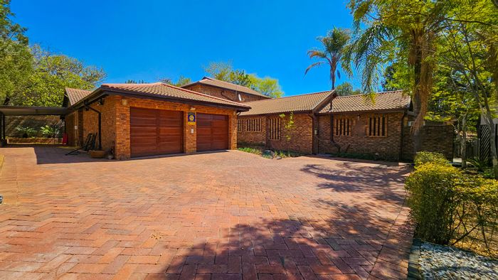 For Sale: House in Jukskei Park with flatlet, pool, study, and gated security.