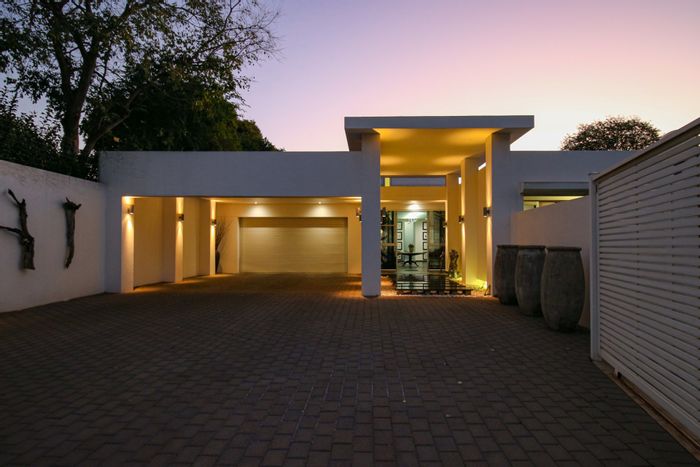 Waterkloof House For Sale: Spacious living, pool, office, and load-shedding free.