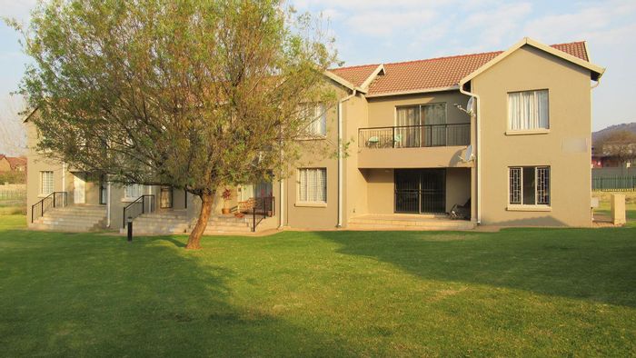 Willowbrook Apartment For Sale: 2 Bedrooms, 2 Bathrooms, Living Room, Car Port.