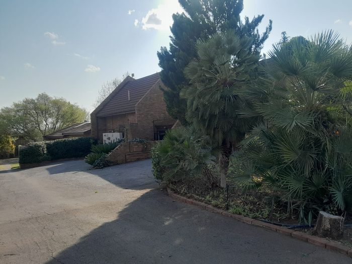 For Sale: House in Kuruman Central with pool, flat, and spacious living areas.