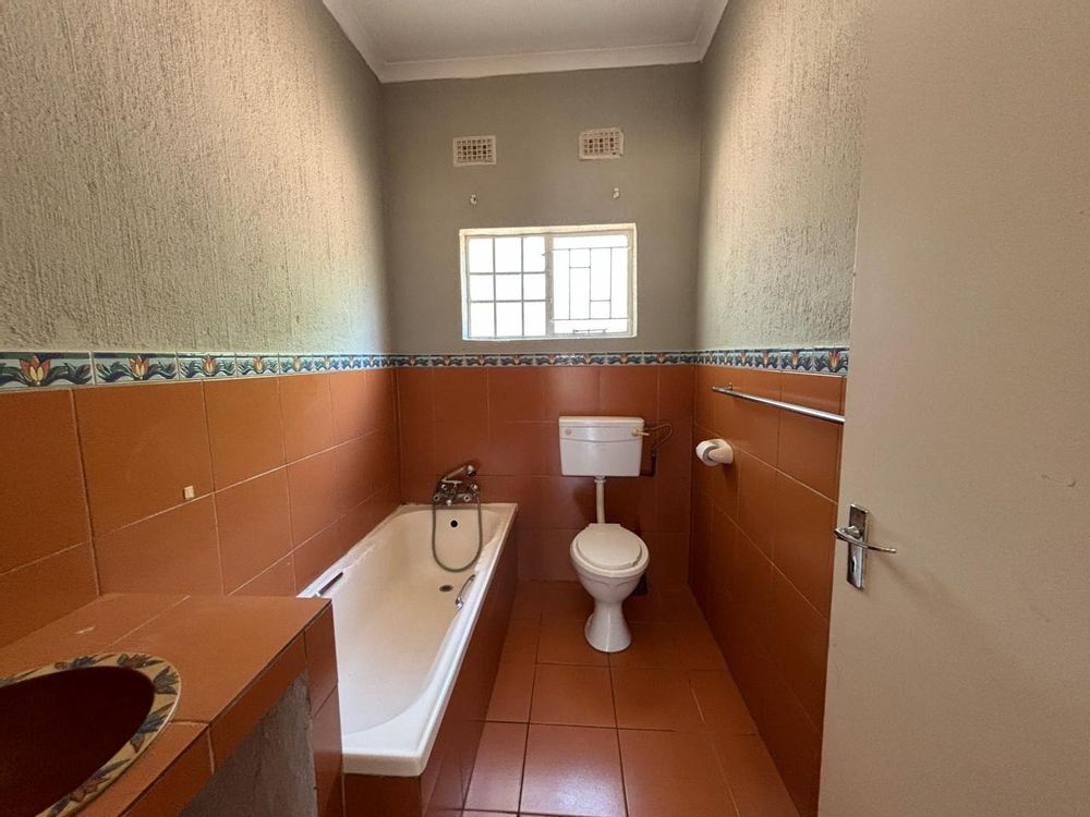 main house bathroom 1