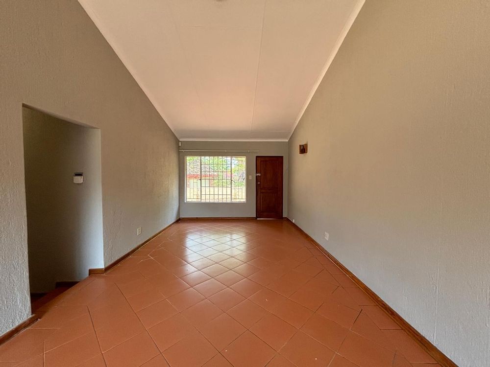 Main house lounge / dining