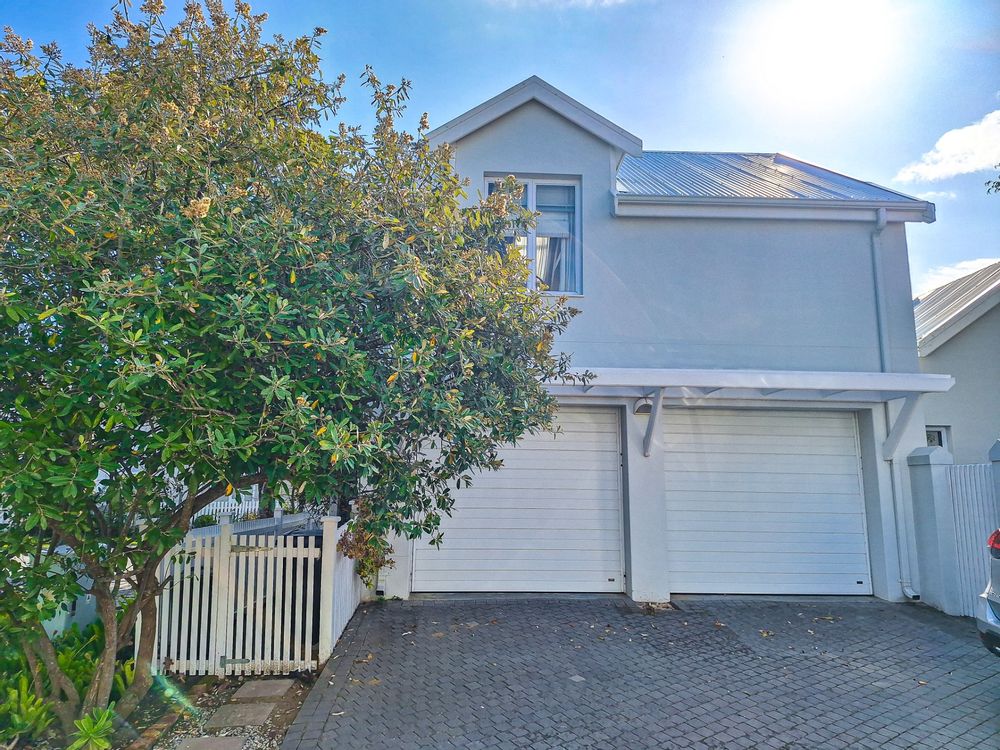 Beachfront house for sale in Thesen Islands with private jetty and