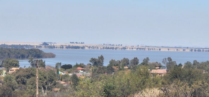 Vacant Land Residential in Vaal Marina Central For Sale, near waterfront access.