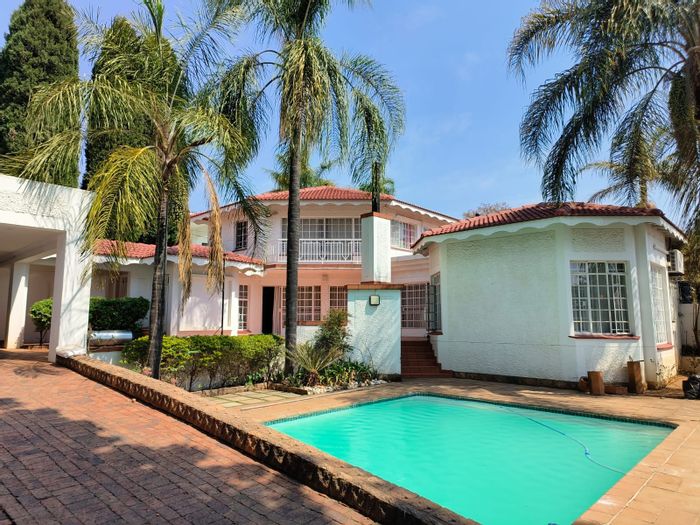 Waterkloof House For Sale: 3 Bedrooms, pool, patio, double garage, gated community.