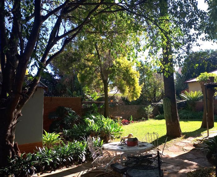 Arcadia House For Sale: Business-zoned, 4 bedrooms, flatlets, expansive yard.