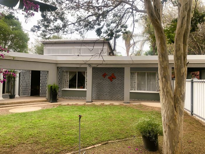 For Sale: Income-generating house in Modimolle Central with four rental units.