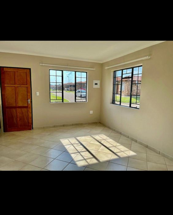 Evander Townhouse To Rent: 3 Bedrooms, close to schools and main roads.