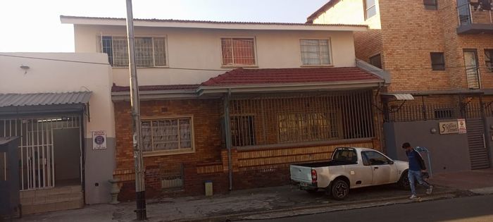 For Sale: Fordsburg House with rental income potential and commercial spaces.