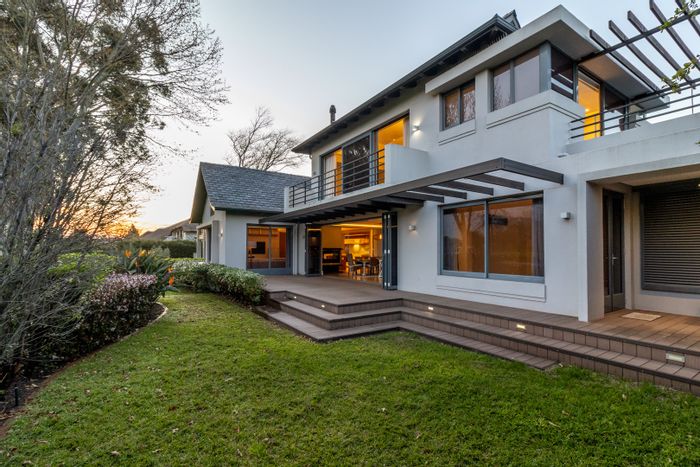 For Sale: House in Pearl Valley Golf & Country Estate with golf views, pool, and amenities.