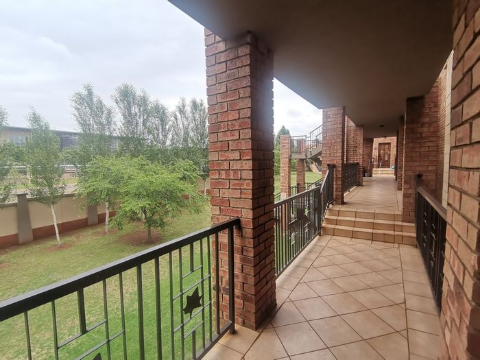 Highveld Apartment For Sale: 2 bedrooms, clubhouse, pool, tennis courts, low levies.