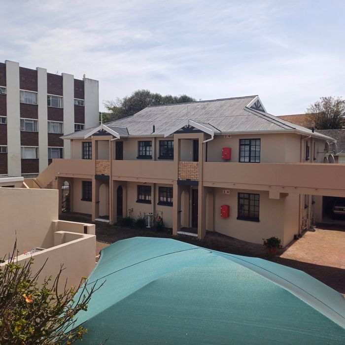 For Sale: Apartment in St Georges Park with community amenities and healthcare support.