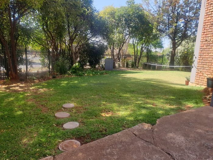 Kilner Park Apartment For Sale: 2 Bedrooms, open-plan living, garden with braai.