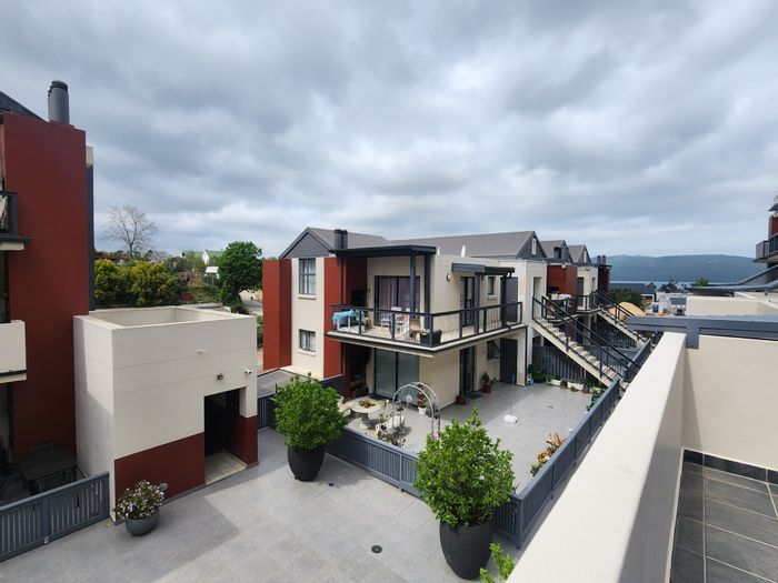 For Sale: 2-bedroom apartment in Knysna Central, secure complex, close to amenities.