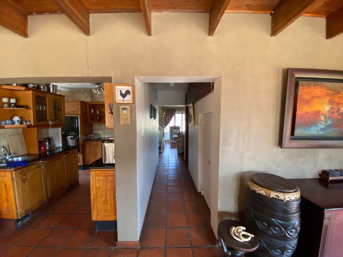 Kameelfontein Small Holding For Sale: Thatch home, pool, tennis court, nature reserve.