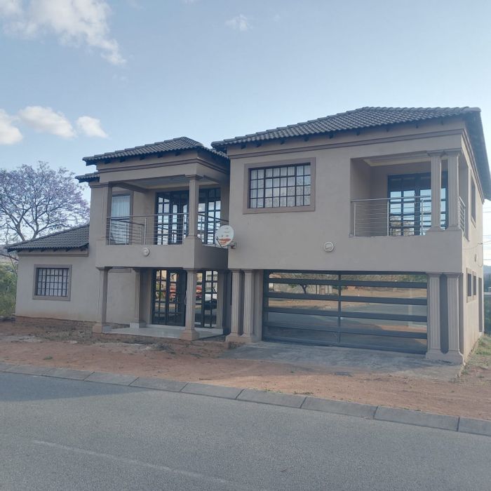 For Sale: 4-bedroom house in Karino with ensuite bathrooms and double garage.