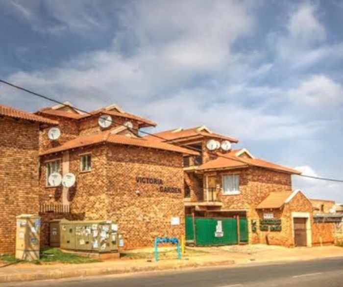 For Sale: Apartment in Kempton Park Central with secure parking and 24-hour security.