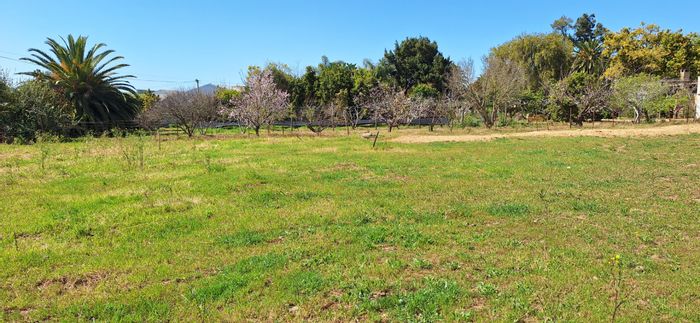 Heidelberg Central: Vacant Land Residential for Sale, 3 subdivided plots with utilities.