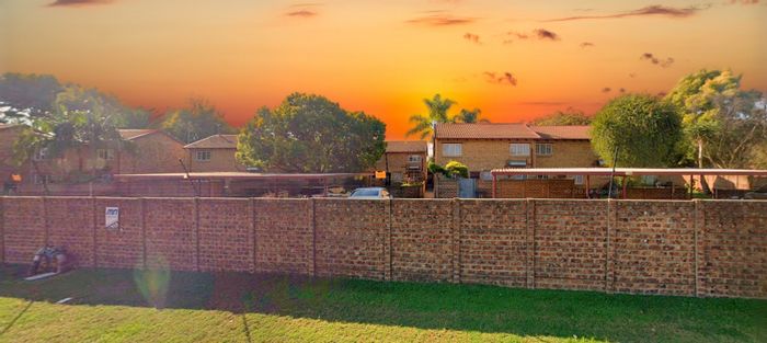 Celtisdal Townhouse For Sale: 2 Bedrooms, Garden, Garage, No Transfer Duty!