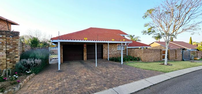 For Sale: 3-Bedroom Duet in Moreleta Park with entertainment area and double garage.