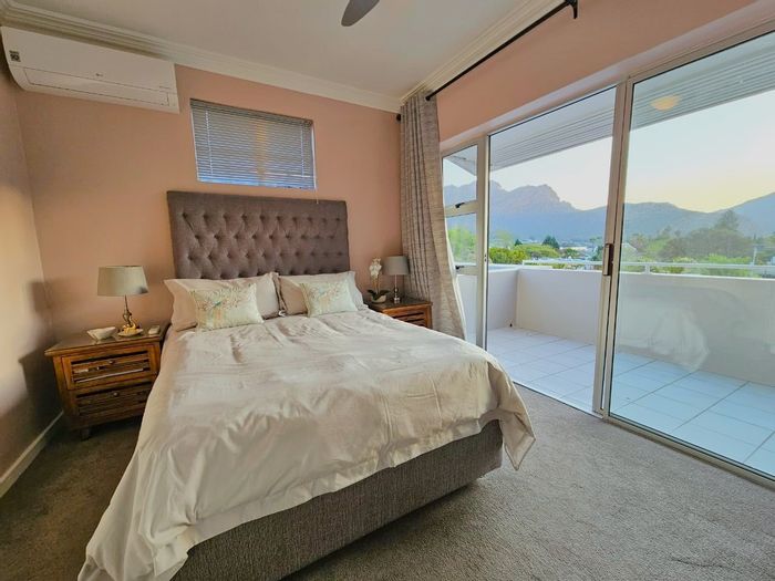 For Sale: Apartment in Montagu Central with pools, storage, and security complex.