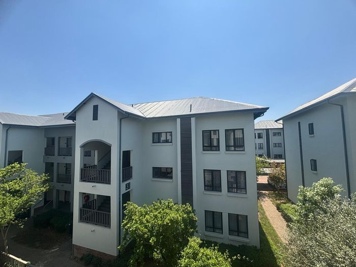 2-Bedroom Apartment To Rent in Broadacres with pool, clubhouse, and security.