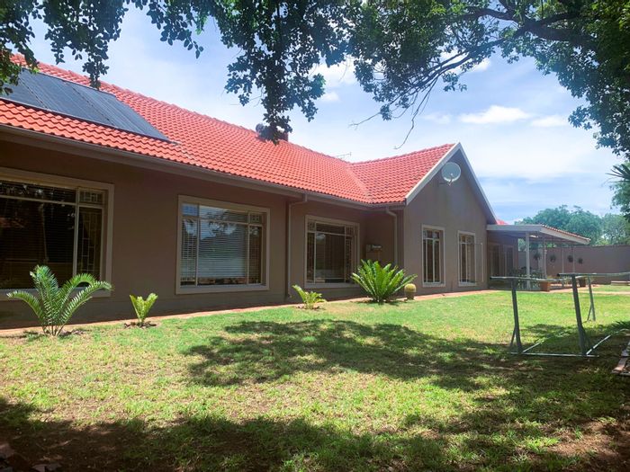 For Sale: Spacious 4-bedroom house in Bela-bela Ext 5 with pool, flatlet, orchard.