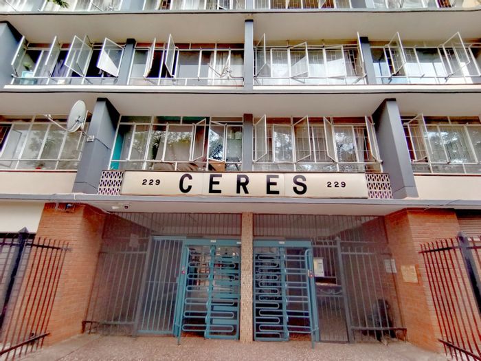 For Sale: Apartment in Pretoria Central with garage, lift, and accessible features.