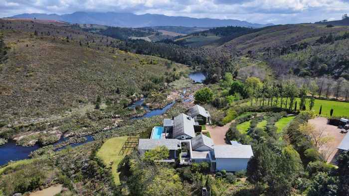 Elgin Farm For Sale: 5 en-suite bedrooms, pool, olive grove, and office.