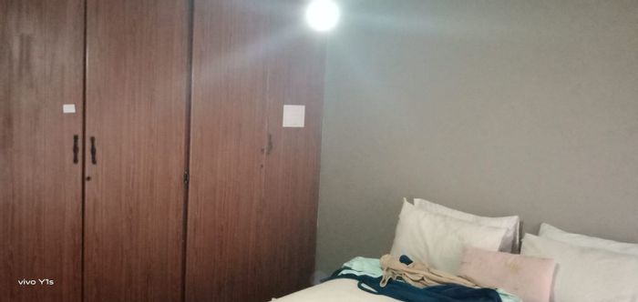 For Sale: Apartment in Silverton with 3 bedrooms, security doors, and convenient access.