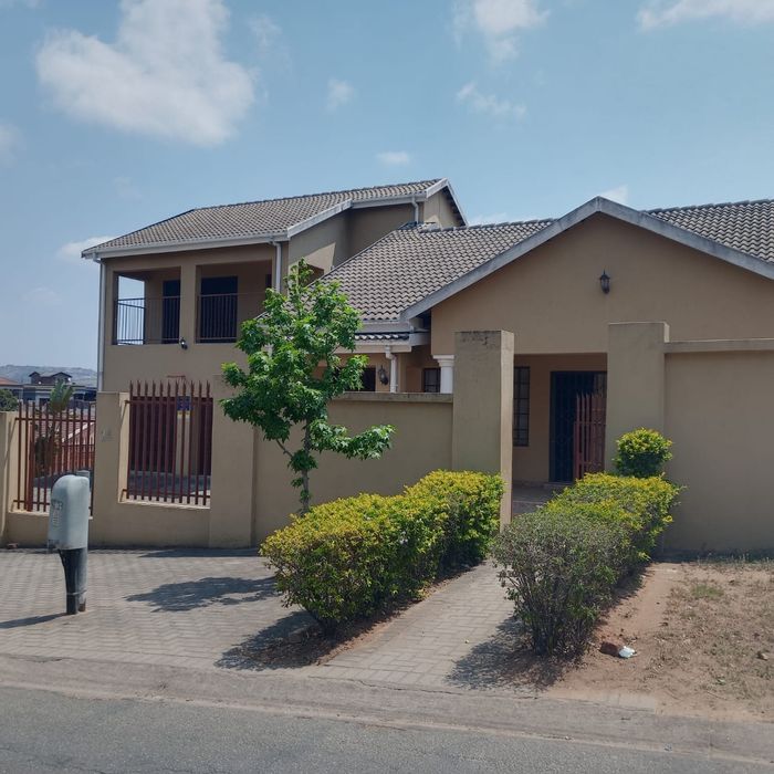 For Sale: Spacious 6-bedroom house in Stonehenge Ext 1 with investment potential.