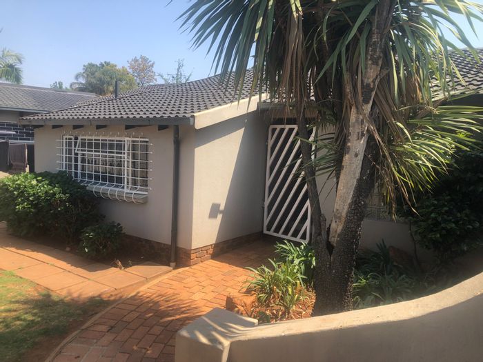 Weltevreden Park House For Sale: 4 beds, cottage, income potential, spacious gardens.