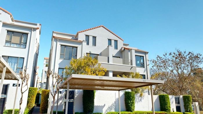 Bryanston Apartment For Sale: 2 beds, loft, pool, clubhouse, secure complex.