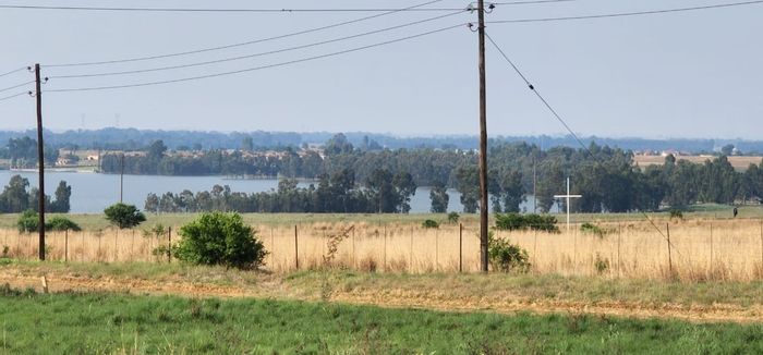 Vacant Land Residential for Sale in Vaal Marina Central: Corner stand with waterfront access.