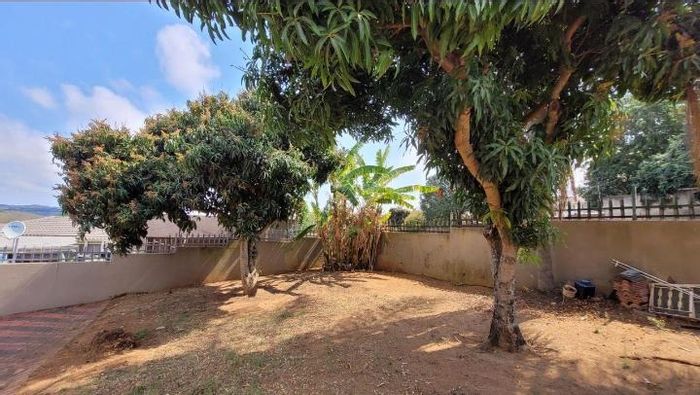 4 Bedroom House For Sale in Nelspruit Ext 14 with pool, braai area, security.