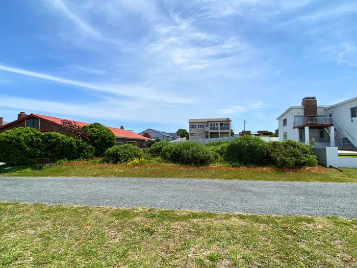 Franskraal For Sale: 684 sqm vacant land, sea views, steps from the beach.