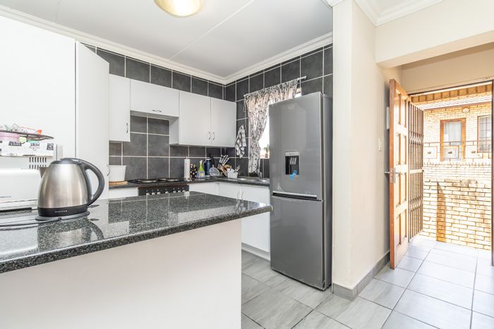 For Sale: Townhouse in Randpark Ridge with 3 beds, security, and garden patio.