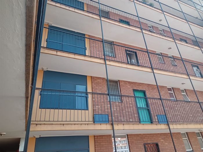 2 Bedroom Apartment For Sale in Pretoria Central with 24-hour security and park access.