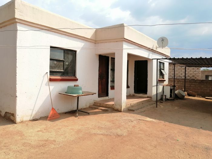 For Sale: House in Mamelodi East with 2 beds, carport, and rental potential.