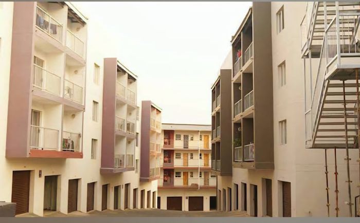 Chatsworth Apartment For Sale: 2 beds, garage, security, balcony, near schools/hospital.