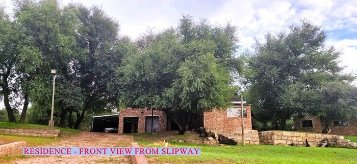 For Sale: 3 Ha Small Holding in Bothaville Rural with river access and amenities.