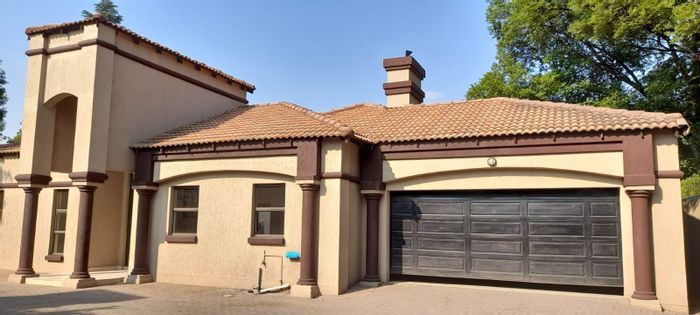 Four-bedroom house in Three Rivers with pool, braai area, and double garage. For Sale.