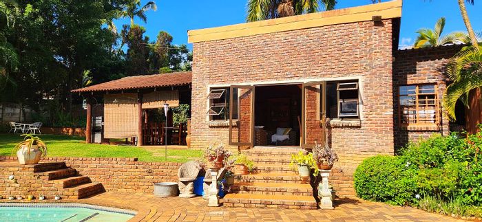 Arborpark House For Sale: 4 Bedrooms, pool, lapa, double garage, and borehole.