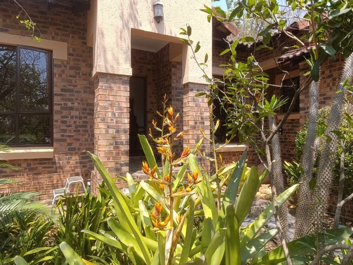 House To Rent in Sonheuwel Ext 1: 3 beds, double garage, pet-friendly, built-in braai.