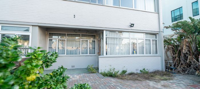 2-Bedroom Apartment in Summerstrand with Parking, Study, and Security Features For Sale.