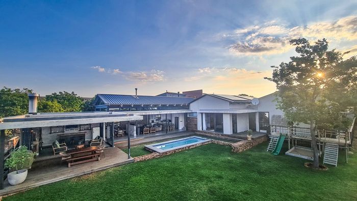For Sale: 5-Bedroom House in The Hills Game Reserve Estate with pool and clubhouse.