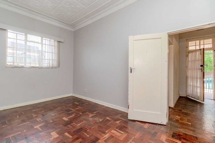 Georginia House For Sale: 3 bedrooms, flatlet, large parking, and character features.