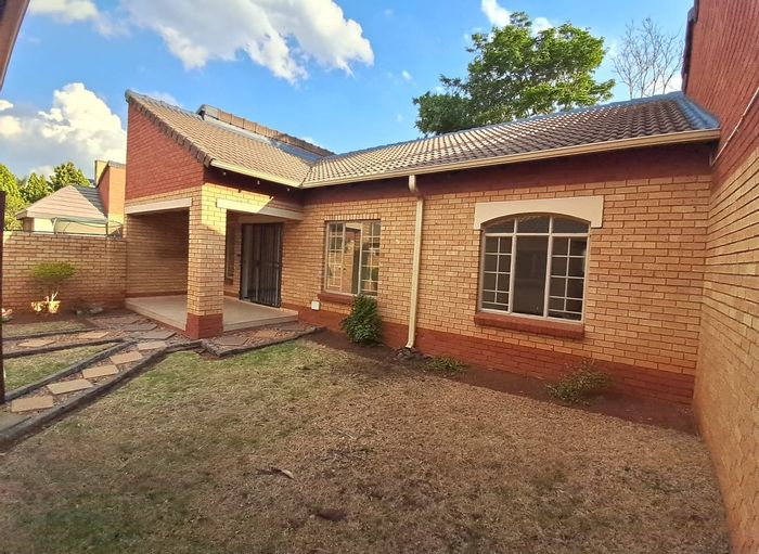 Equestria Townhouse For Sale: 2 beds, garage, clubhouse, pool, squash courts.