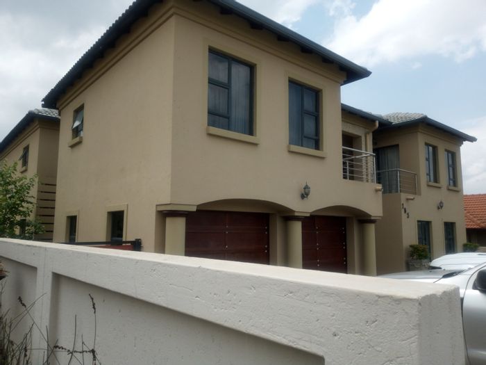 Newmark Estate House For Sale: 5 ensuite bedrooms, patio, guest toilet, and garden.