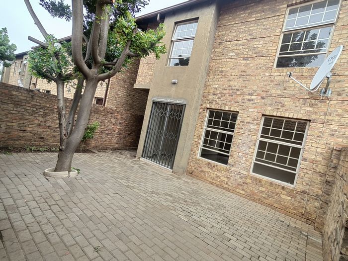 3 Bedroom Townhouse For Sale in Theresapark with garden and double garage.